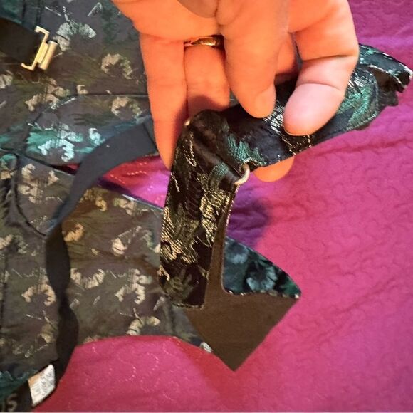 tux vest - green leaves  - adjustable T neck & waist - Picture 2 of 4